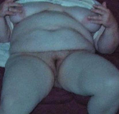 BBW Oma reife Frau masturbiert ihre haarige Muschi