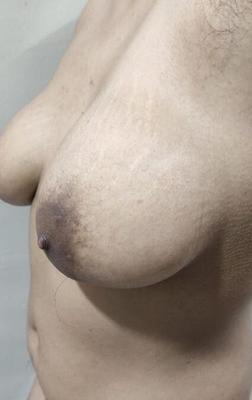 Las tetas naturales de mi esposa