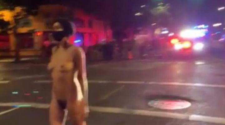 Protesta desnuda en Portland.