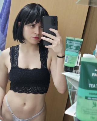 A adolescente brasileira nerd Kim Vol. 