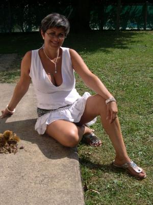 Femme mature poilue amateur