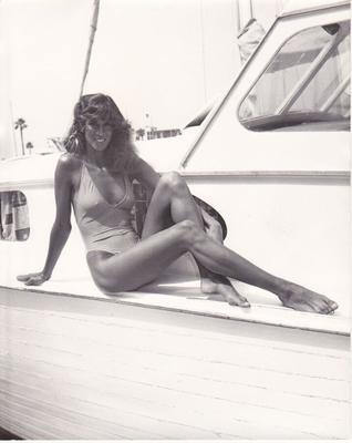 Pamela Tidwell desnuda en la piscina