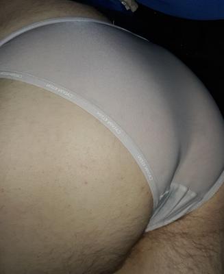 Mojándose en mi panty