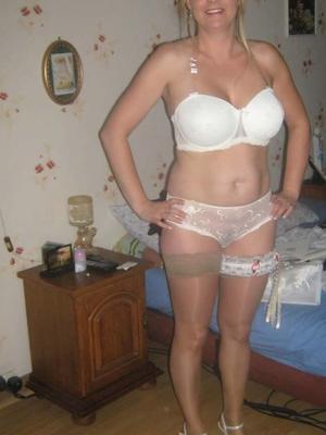 Ma tante disponible