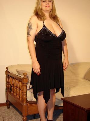 Amber - femme poilue aux gros seins