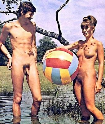 Couples nudistes vintage en couleur